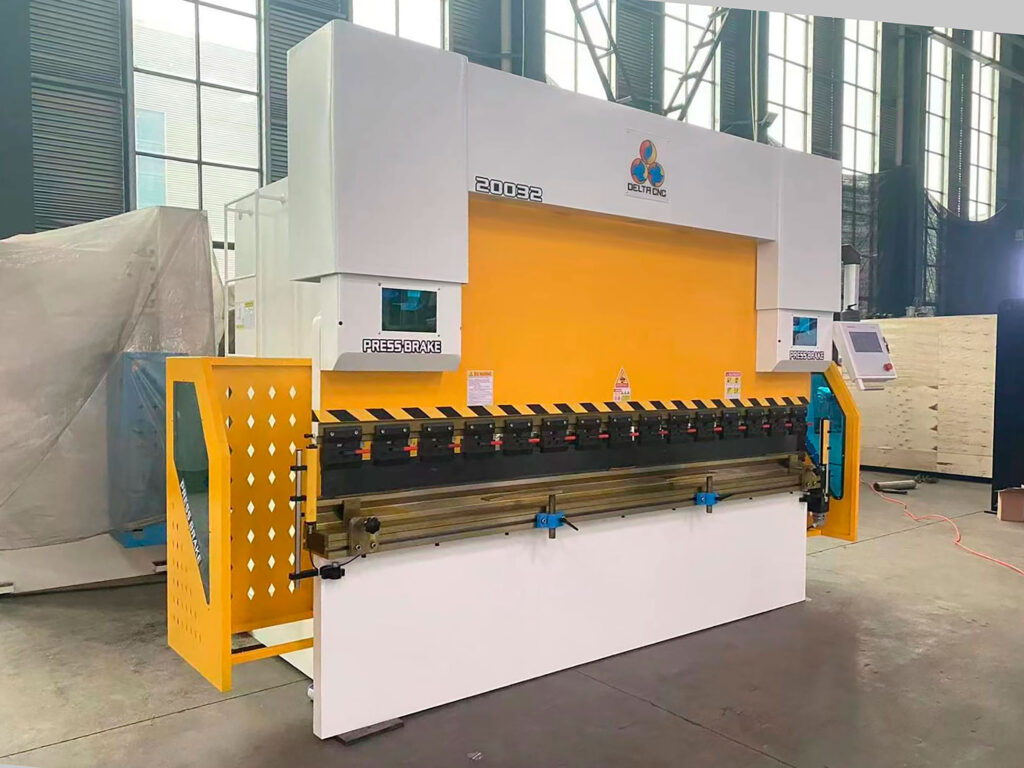 dobradeira-cnc-de-lado
